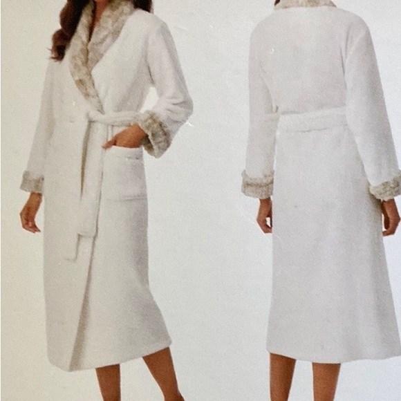 Nwt Ivory long plush robe large - Picture 1 of 3